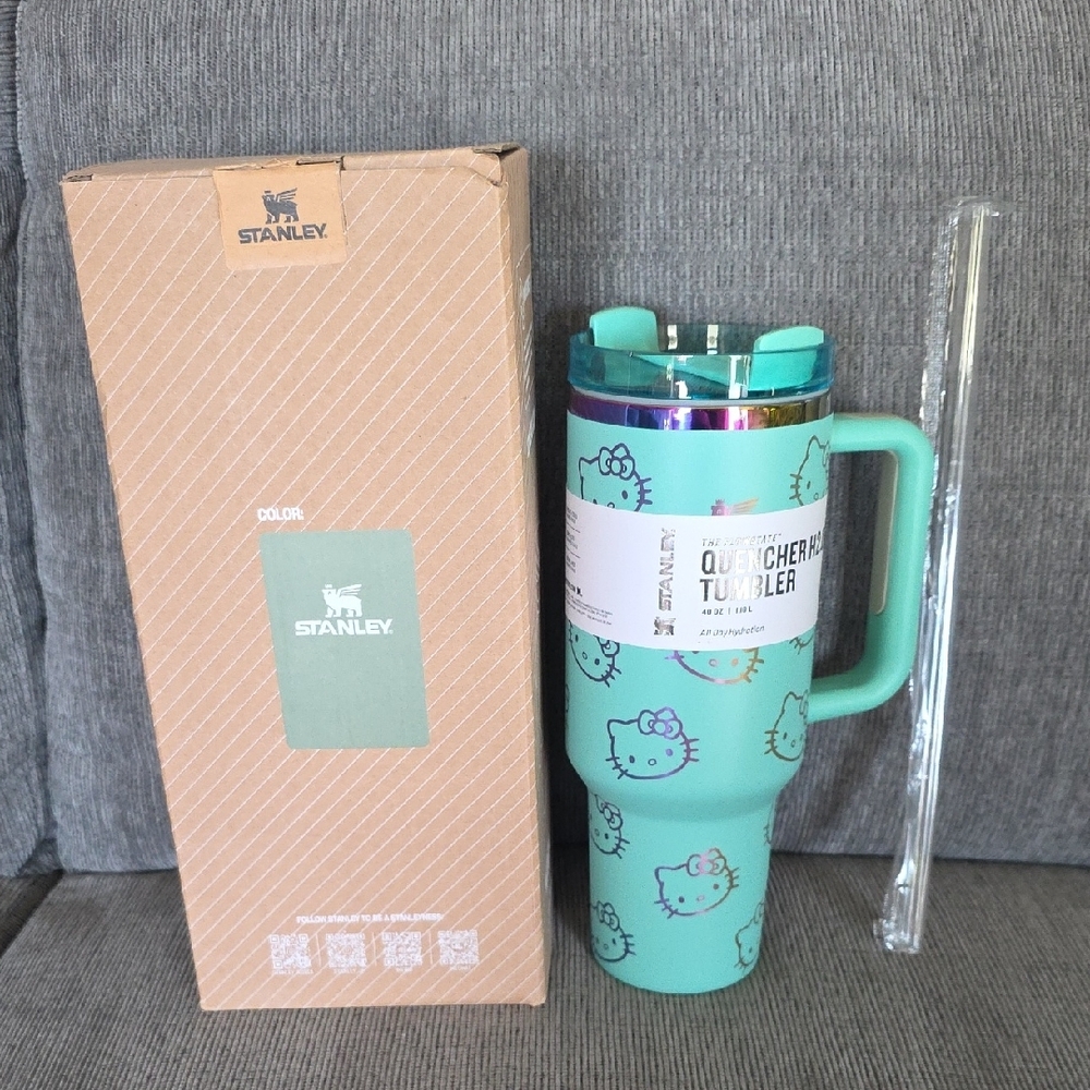Stanley Mint Green Quencher H2.0 Tumbler, 40oz. With Hello Kitty, New - Picture 3 of 10